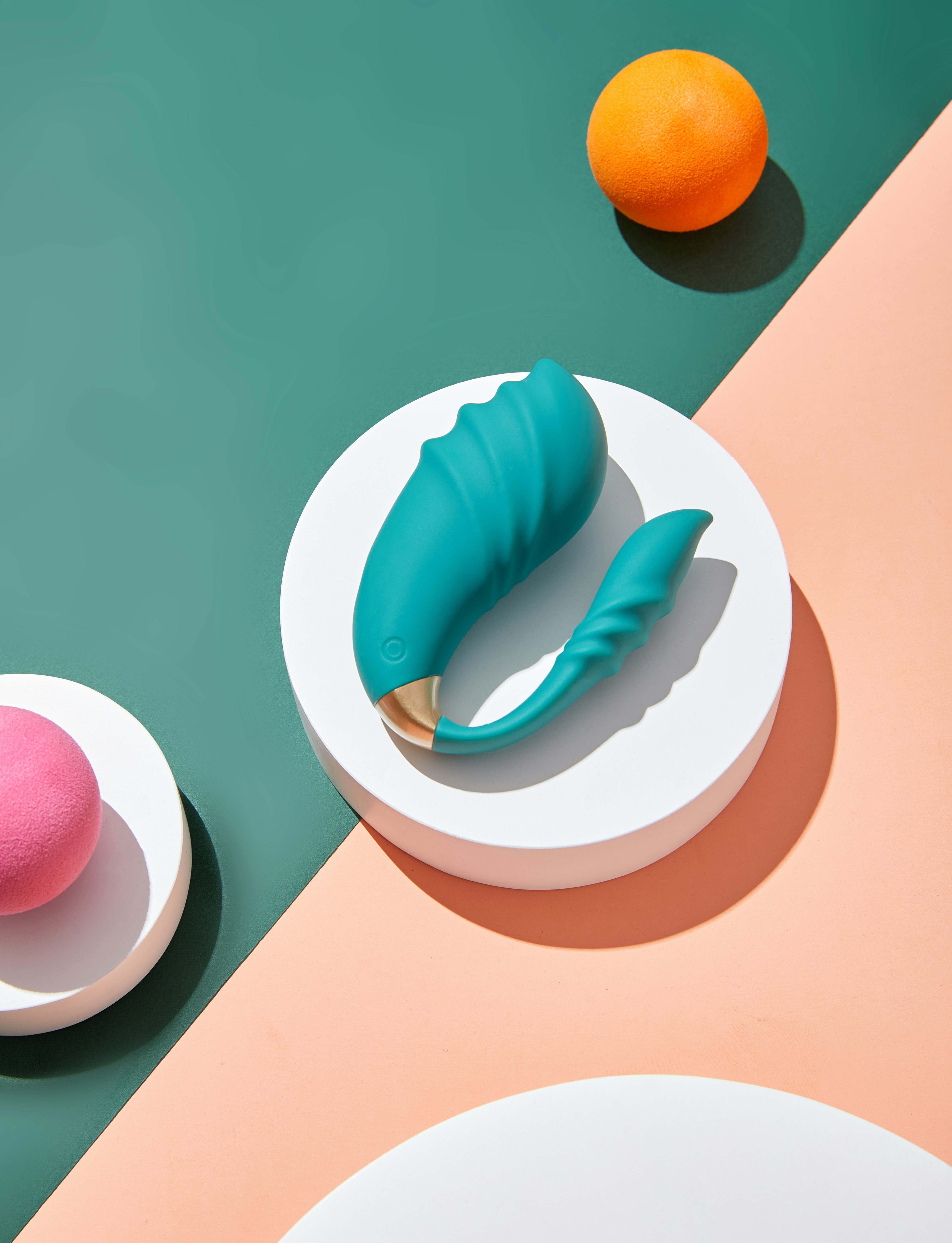 Tiko is a secret love toy with remote control, it uses elegant C-shape design and double stimulates inside and outside.